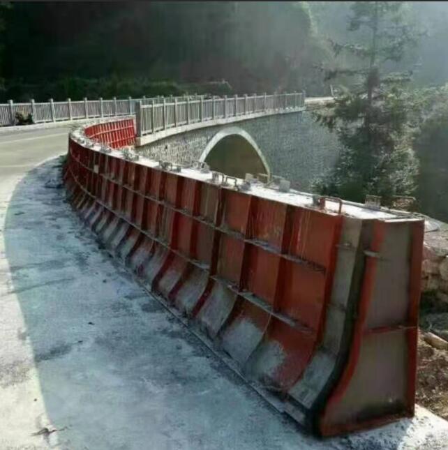 隔离墩华体会登录入口.jpg
